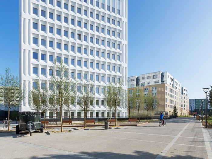 Paris Velizy Collection ****