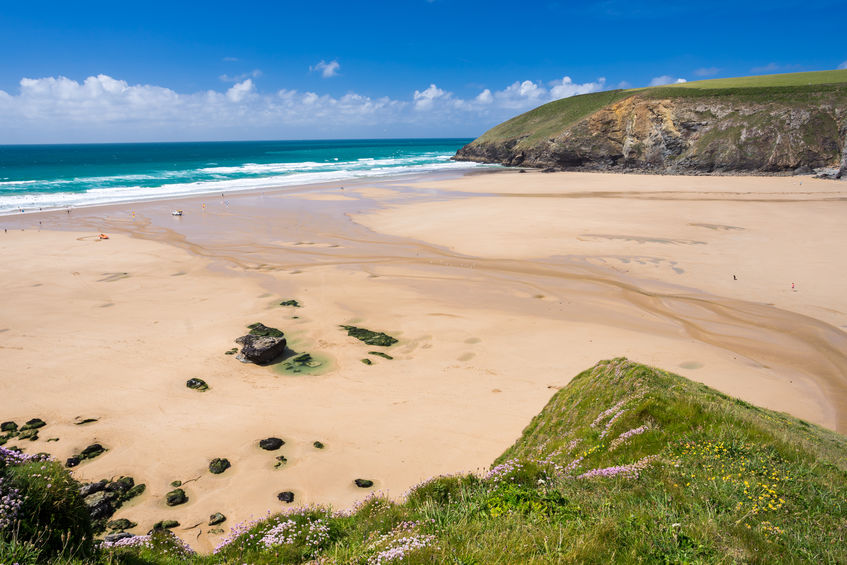 Mawgan porth beach