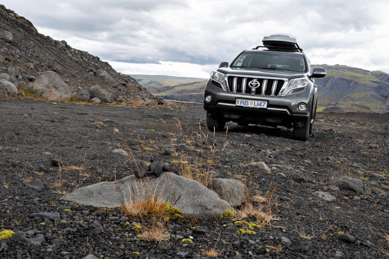 Image of a 4x4 suv jeep rental car in Iceland