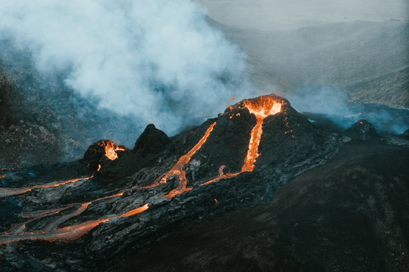 Image of a volcano eruption in Iceland.