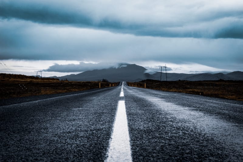 Image of a road leading to Hekla