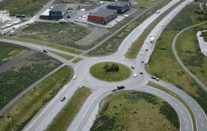 Image of a roundabout in Iceland