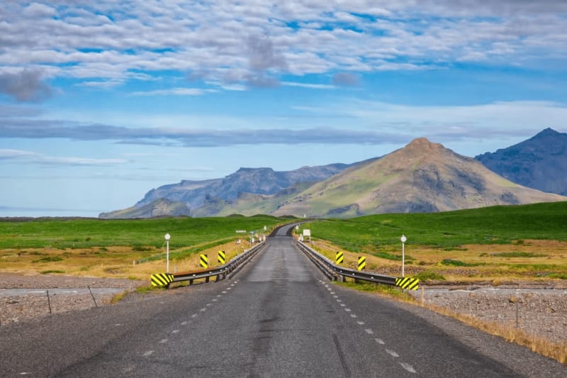 Image of a single lane bridge in Iceland