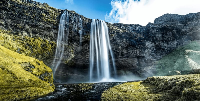 Image of a waterfall in Iceland