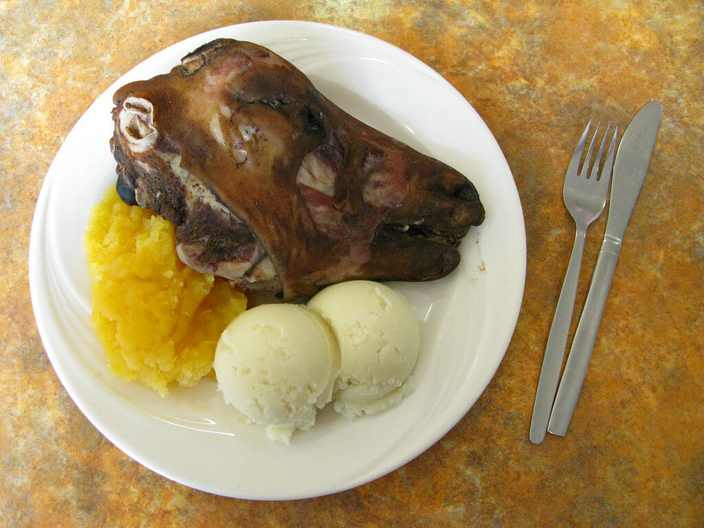 An image of svið, an Icelandic cuisine