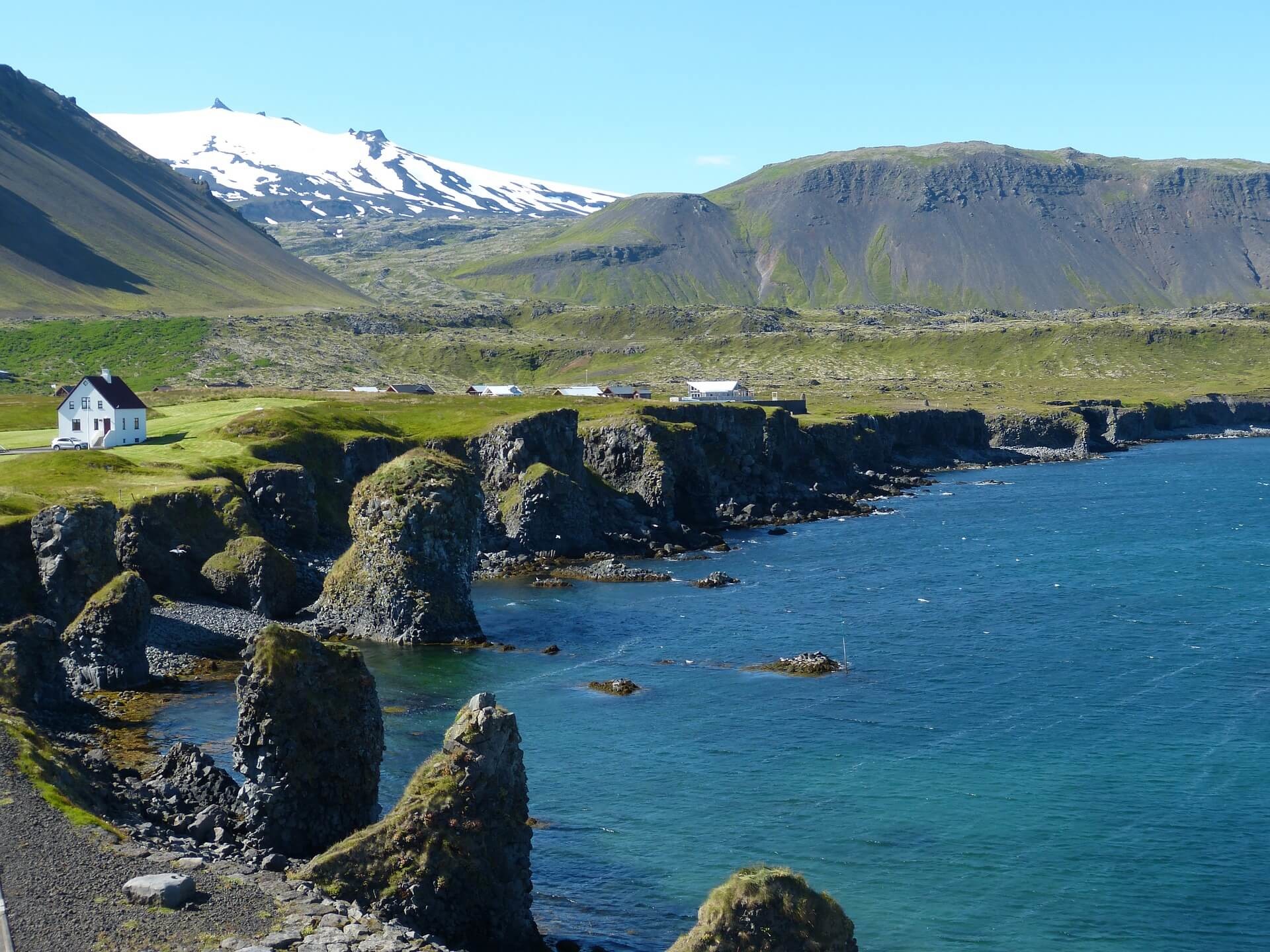 iceland-1611766_1920.jpg