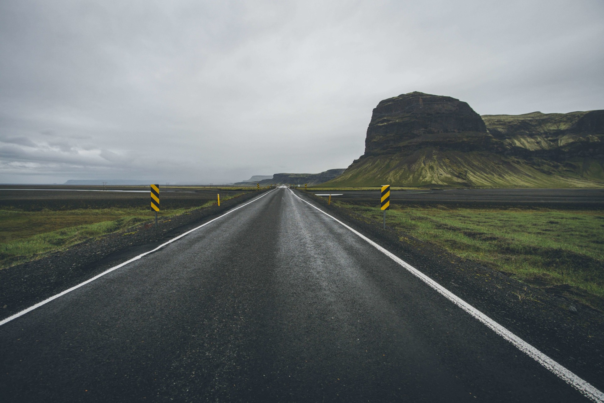 Image of a road in Iceland