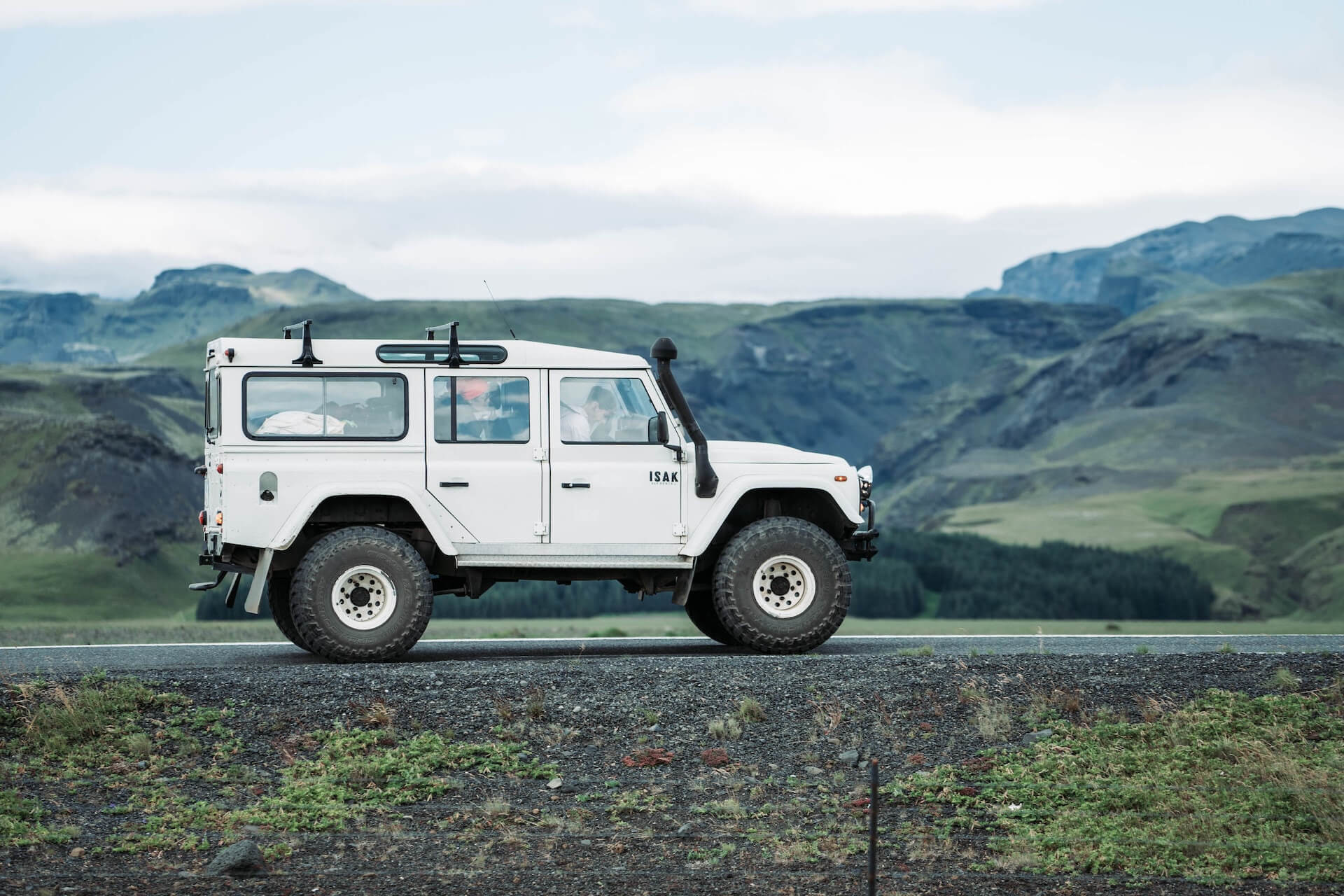 Rent a car in iceland