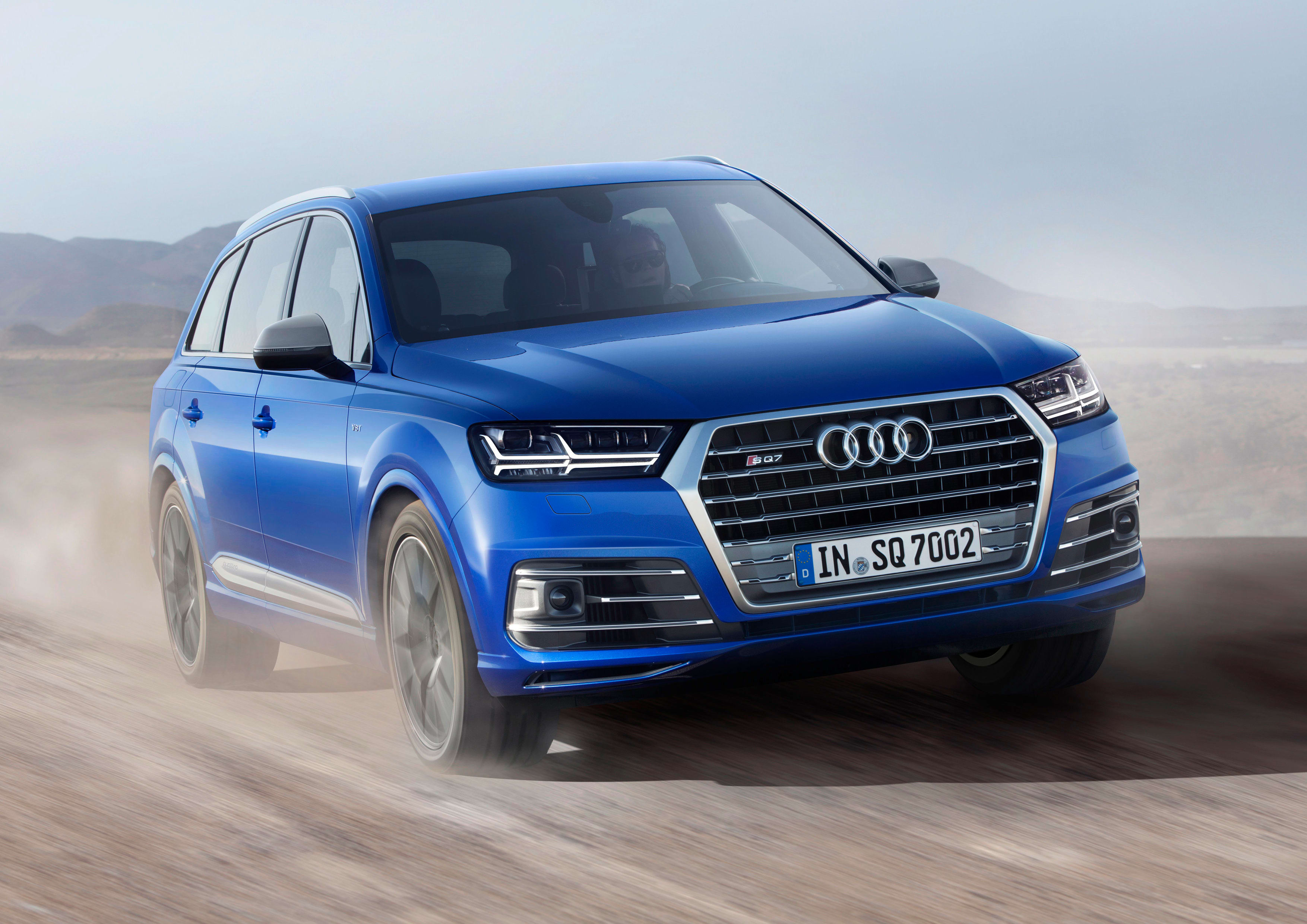 Audi SQ7 debuts with world-first electric turbocharging - Drive