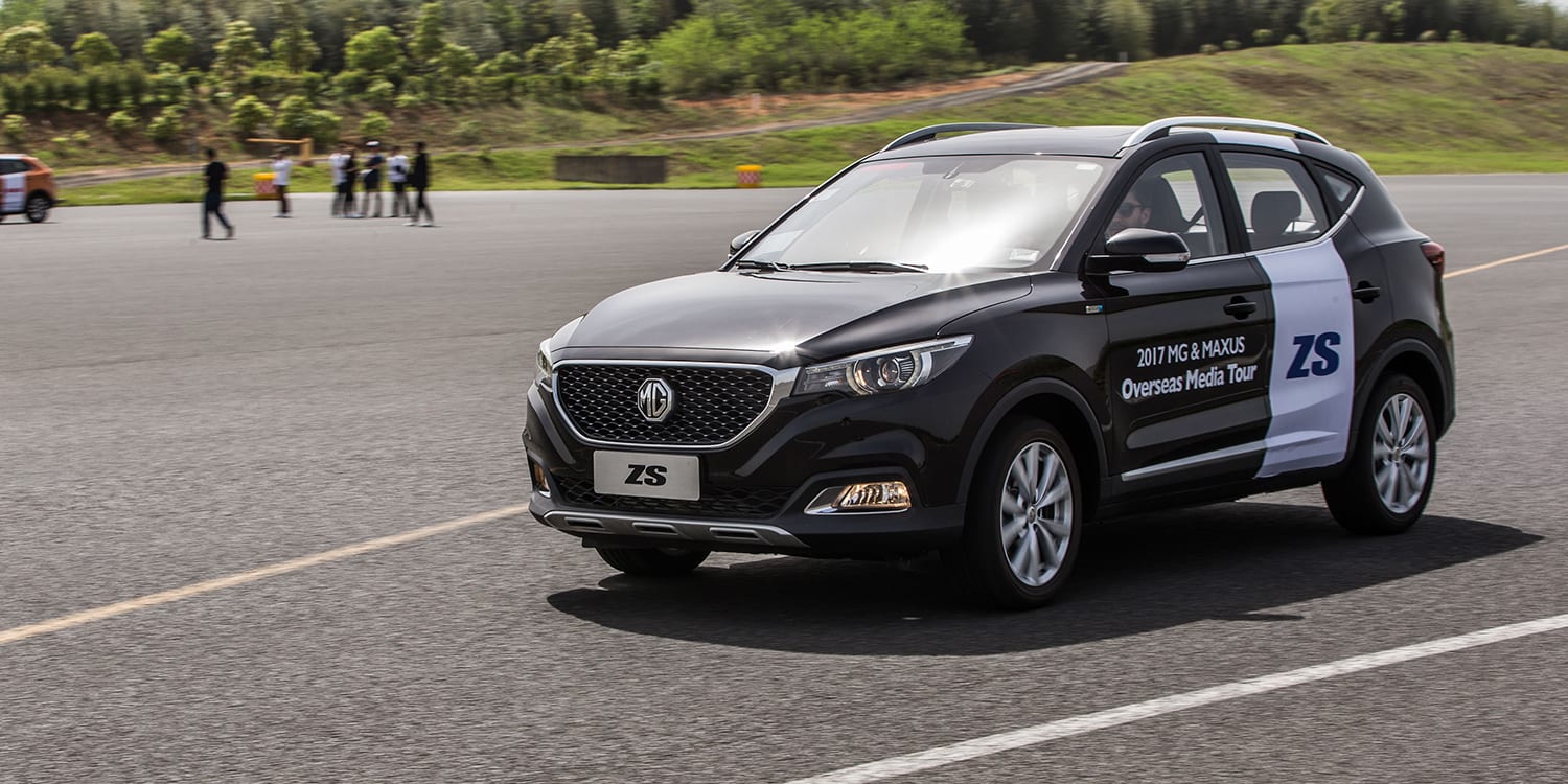 File:2018 MG ZS Exclusive 1.5 Front.jpg - Wikimedia Commons