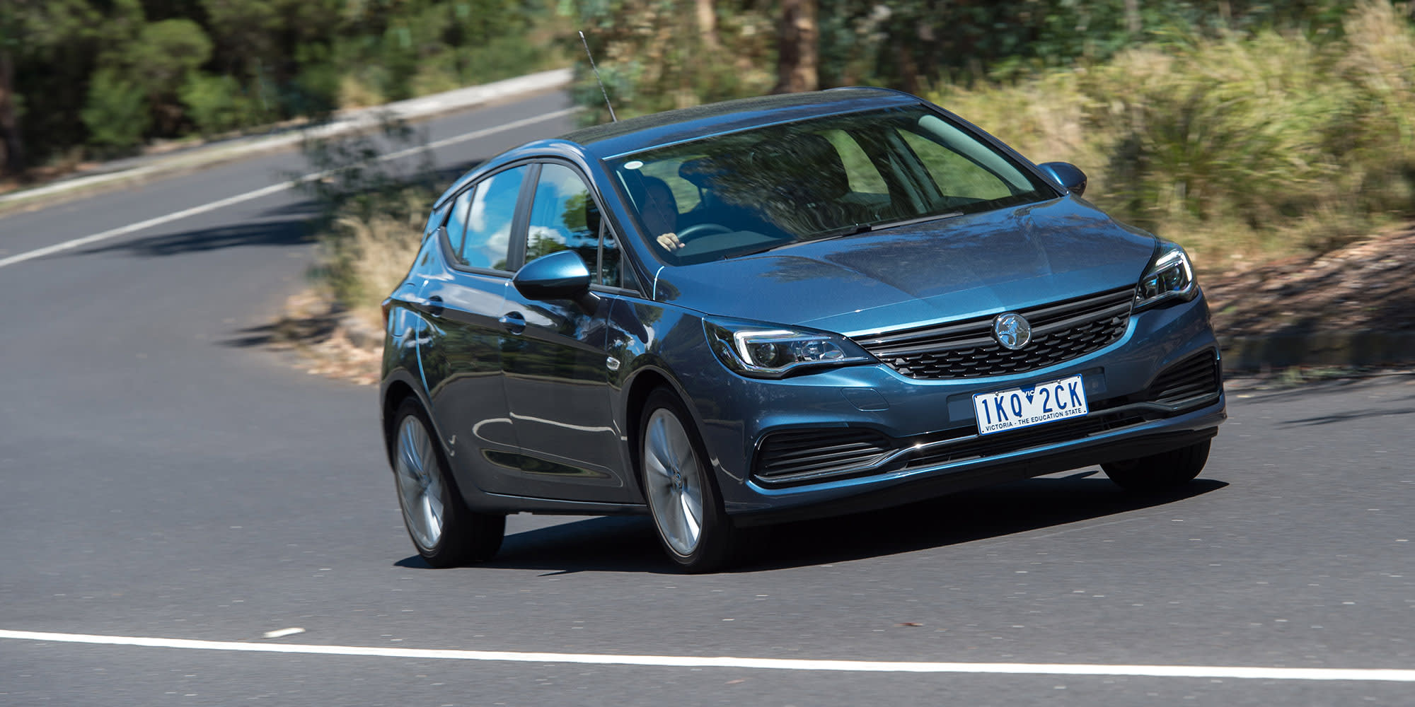 Holden Astra Review, For Sale, Colours, Models, Specs & News