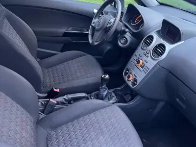 Opel corsa 1.2 essence clim 6