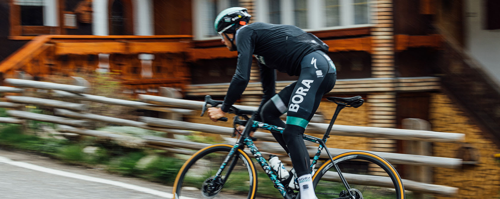 Specialized Reimagines the Bike Saddle with OECHSLER and Carbon