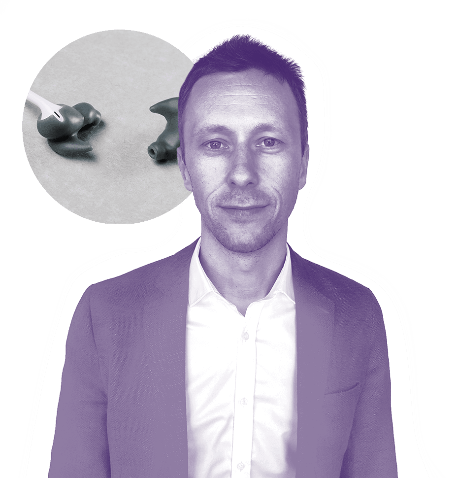 Xavier DeShayes headshot