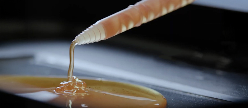 Resin coming from an applicator