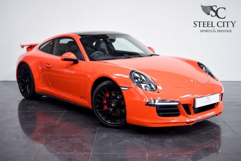 PORSCHE 911