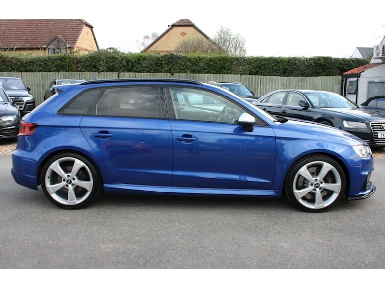 AUDI RS3