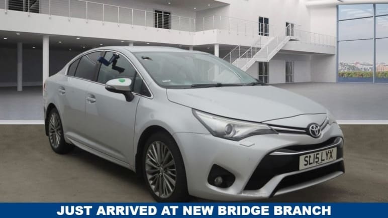 TOYOTA AVENSIS