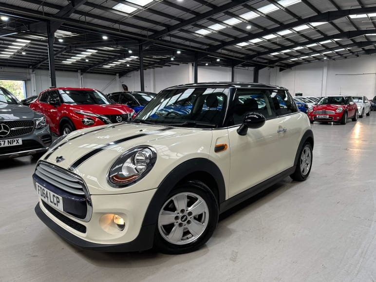 MINI HATCHBACK