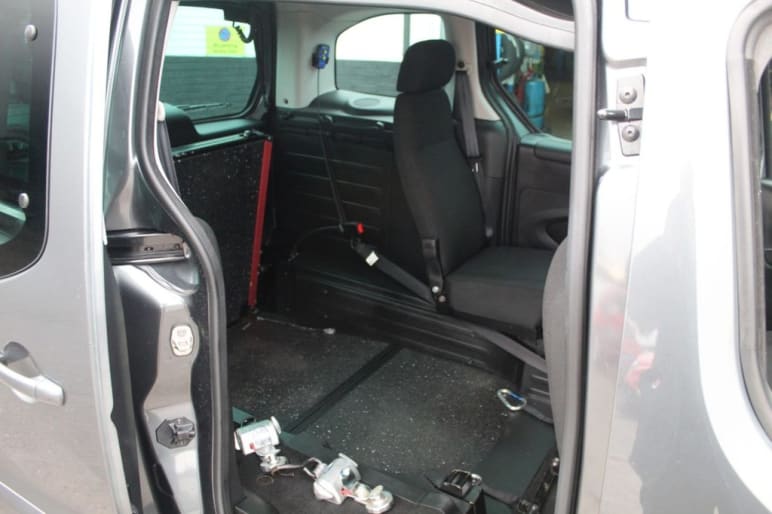 1.6 HORIZON RE 5d 100 BHP WHEEL CHAIR ADAPTED(WAV)