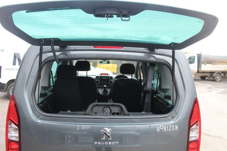 1.6 HORIZON RE 5d 100 BHP WHEEL CHAIR ADAPTED(WAV)