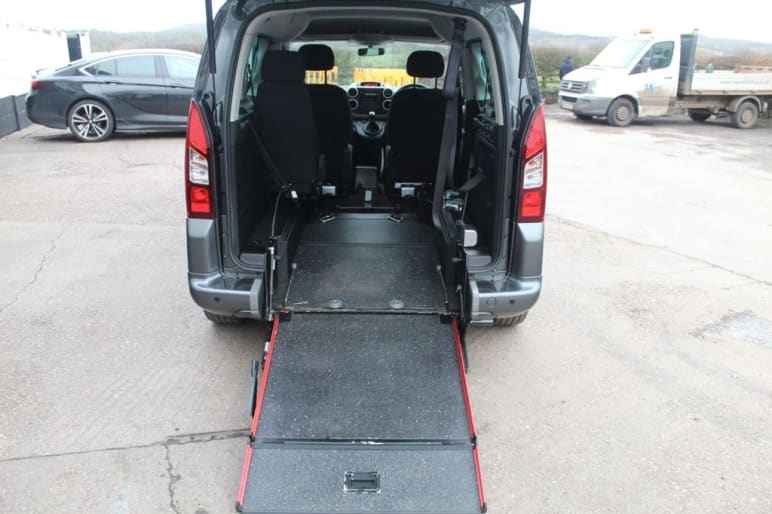 1.6 HORIZON RE 5d 100 BHP WHEEL CHAIR ADAPTED(WAV)