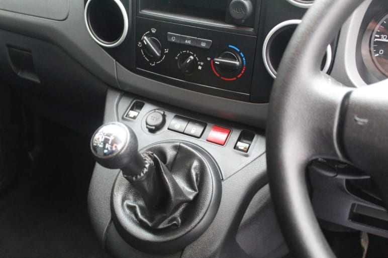 1.6 HORIZON RE 5d 100 BHP WHEEL CHAIR ADAPTED(WAV)