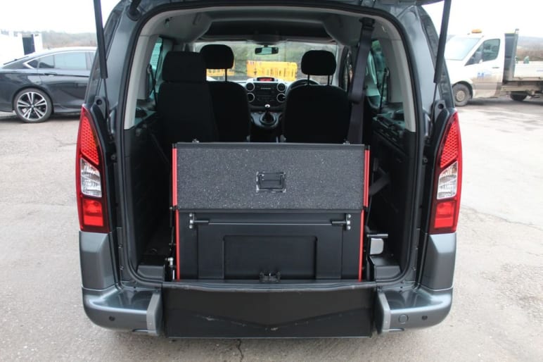 1.6 HORIZON RE 5d 100 BHP WHEEL CHAIR ADAPTED(WAV)