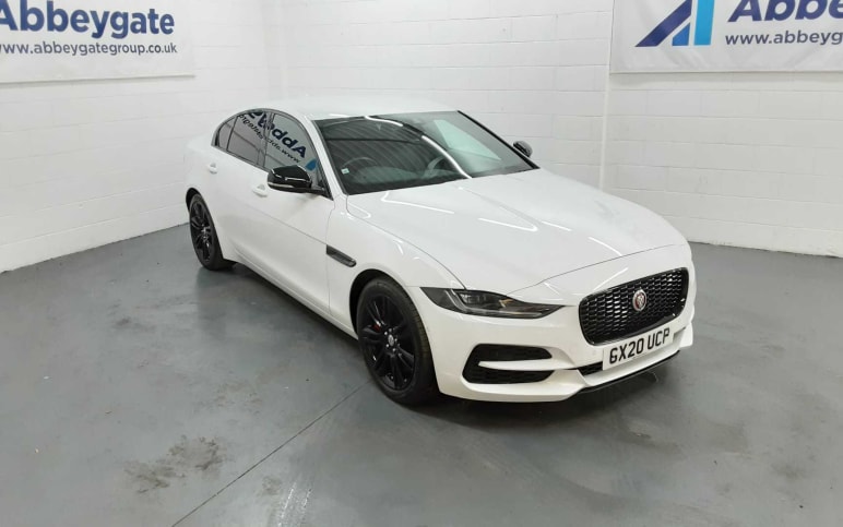 JAGUAR XE