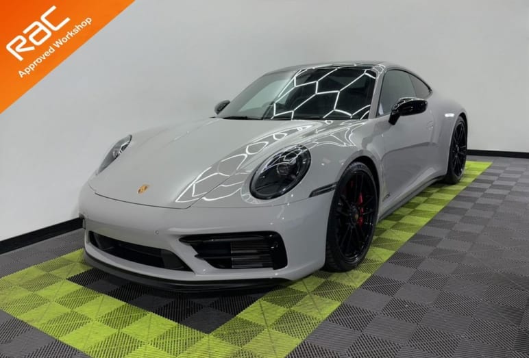 PORSCHE 911