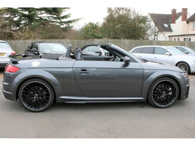 AUDI TT