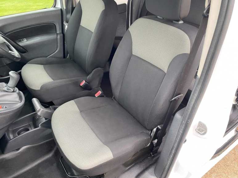 1.5 LL21dCi Crew Van Cab FWD L3 H1 4dr