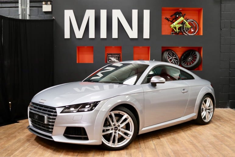 AUDI TT