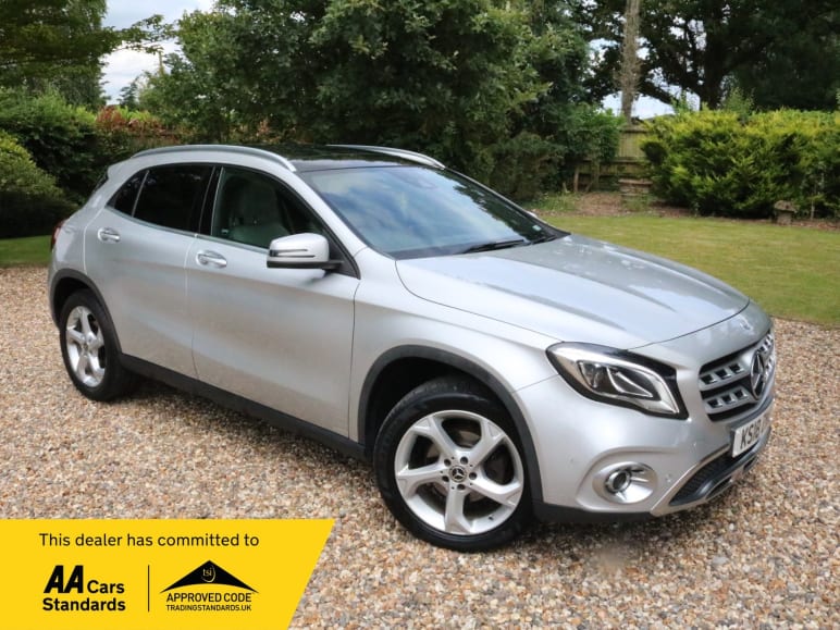 MERCEDES-BENZ GLA