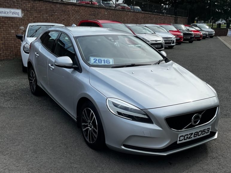 VOLVO V40