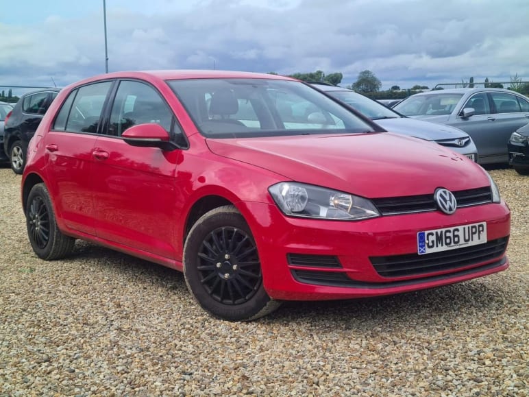 VOLKSWAGEN GOLF