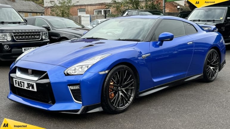 NISSAN GT-R