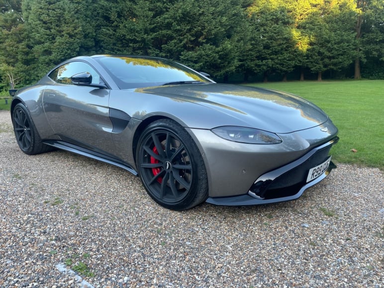 ASTON MARTIN VANTAGE