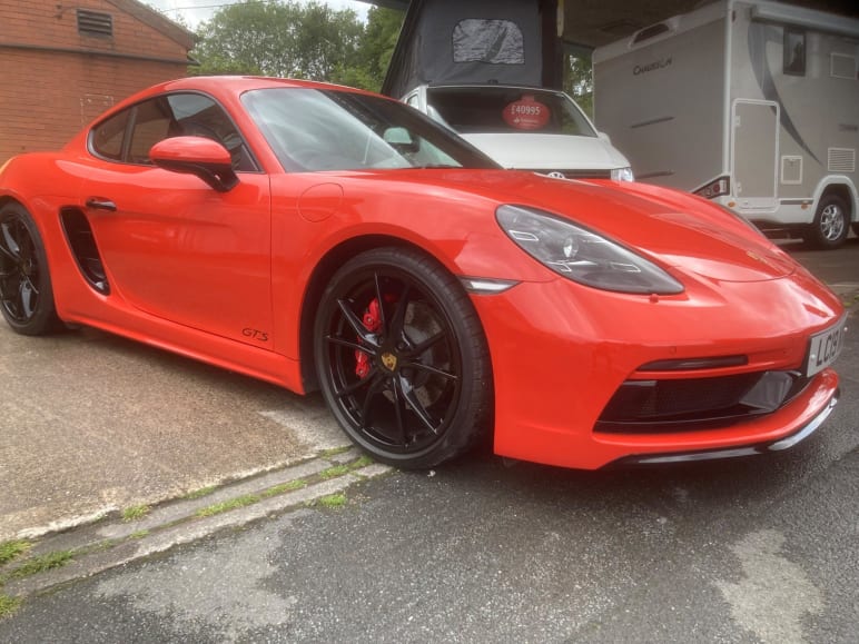 PORSCHE CAYMAN