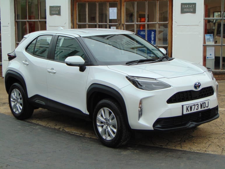 TOYOTA YARIS CROSS