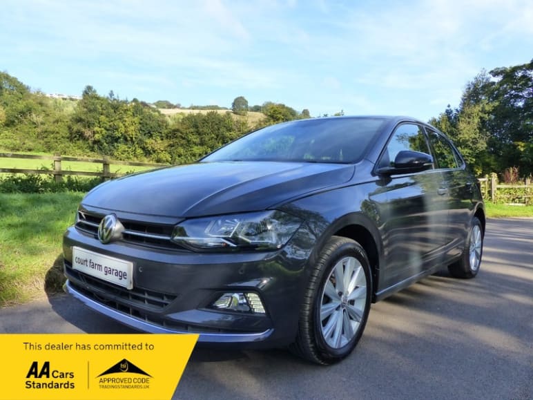 VOLKSWAGEN POLO