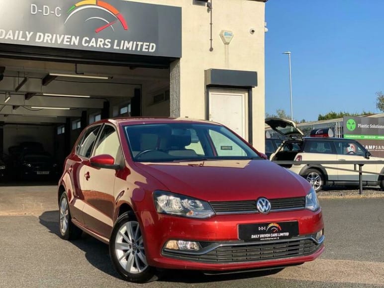 VOLKSWAGEN POLO
