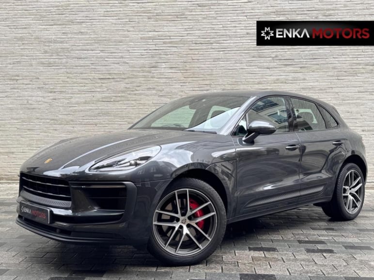 PORSCHE MACAN
