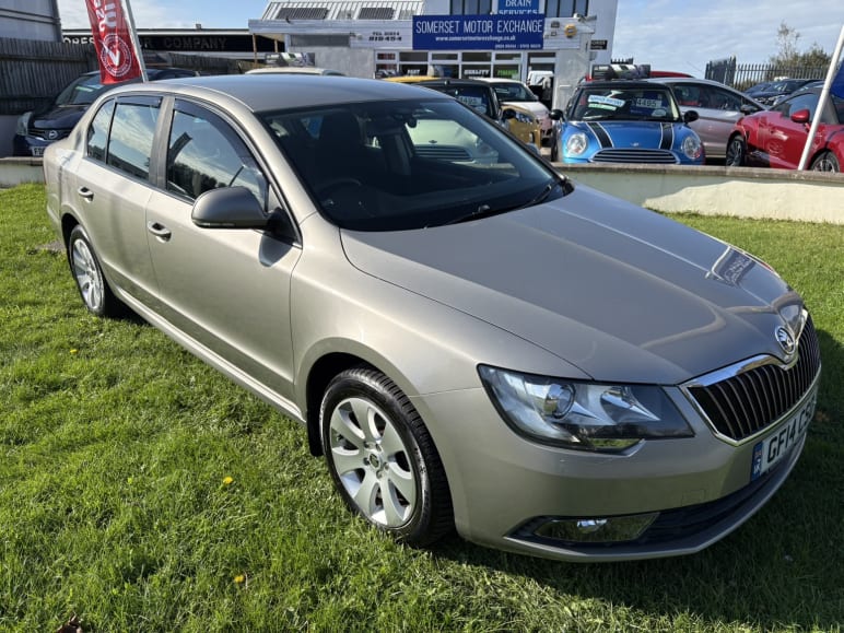 SKODA SUPERB