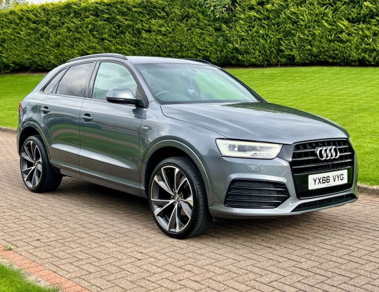 AUDI Q3