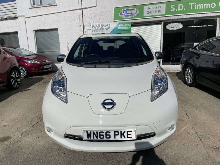 NISSAN LEAF