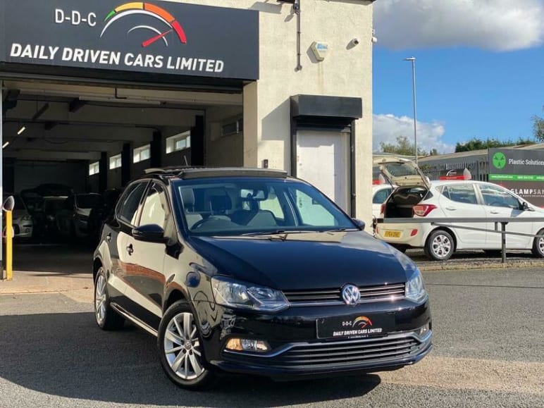 VOLKSWAGEN POLO