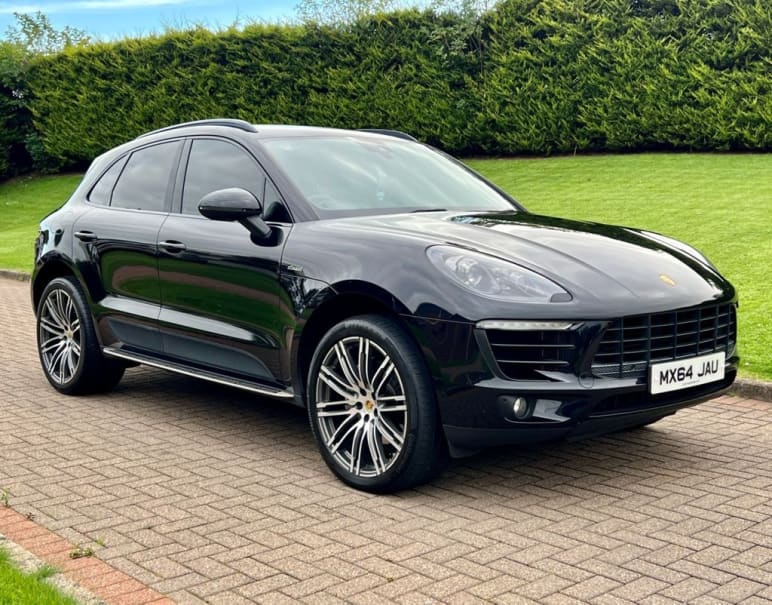 PORSCHE MACAN