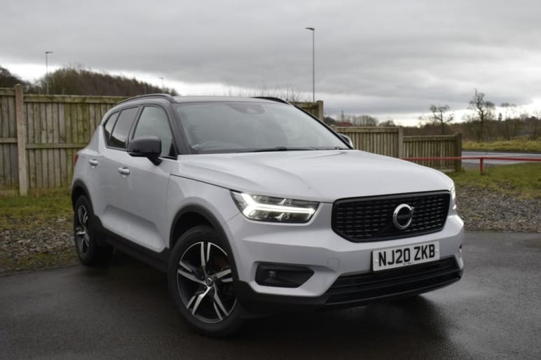 VOLVO XC40