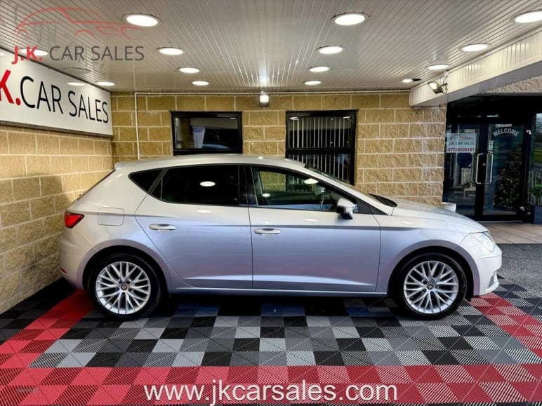 SEAT LEON